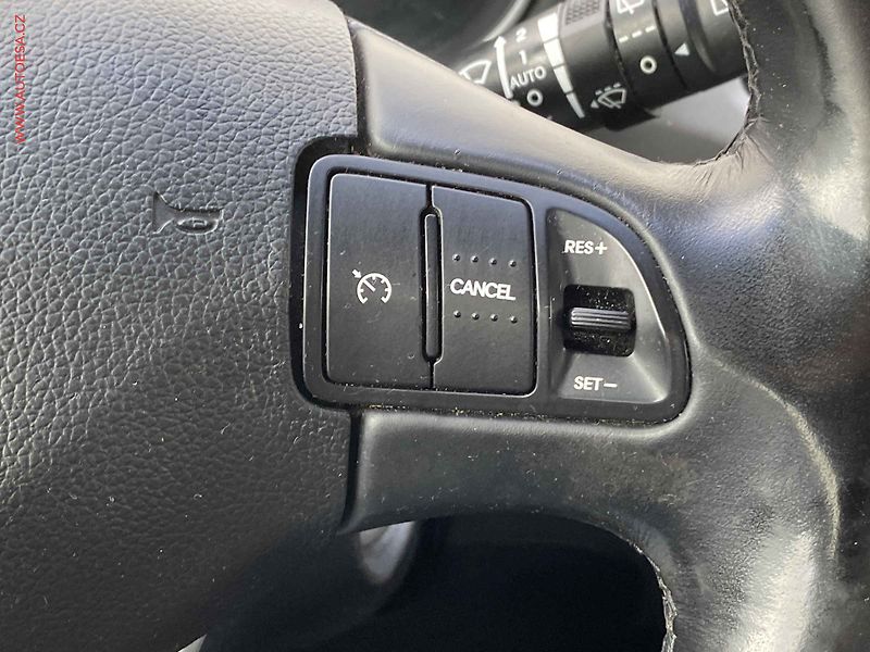 Kia Sportage (2015) 1.6 GDi, AC, TZ, navi - fotka 13 z 19