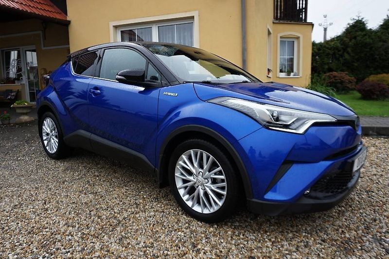 Toyota C-HR (2018) ACTIVE 1,8 HYBRID 72 kW - fotka 2 z 49