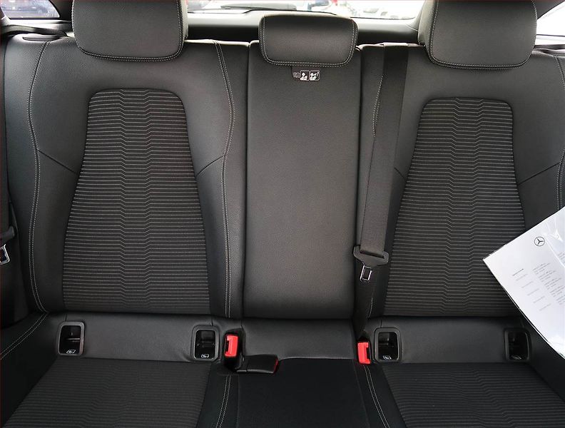Mercedes-Benz CLA (2021) 200, 1.ČR,Navigace,plný servis - fotka 10 z 22
