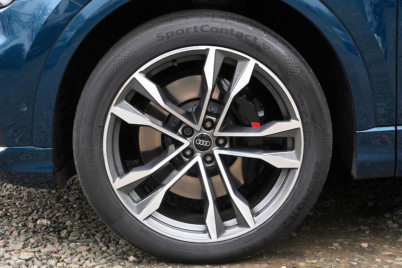 Audi SQ8 4.0 TFSI, ČR, Tažné, Matrix - fotka 4 z 44