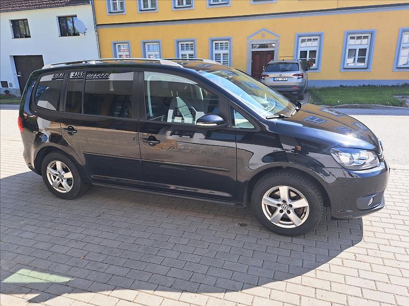 Volkswagen Touran 1,6 TDI Comfortline - fotka 13 z 43