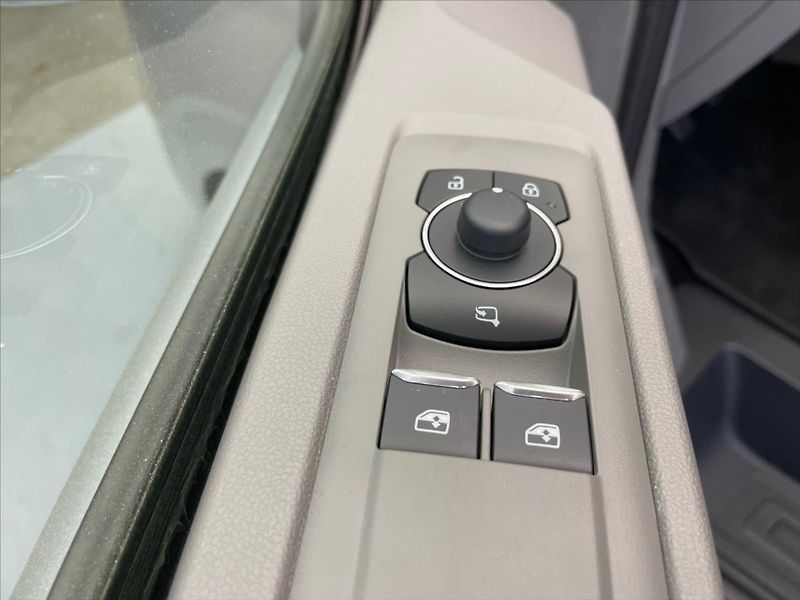 Volkswagen Caravelle Nový T7 2,0 TDI 6G DR - fotka 22 z 28