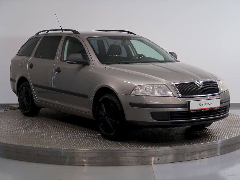 Škoda Octavia (2012) TOUR 1.6MPI 75KW - fotka 6 z 24