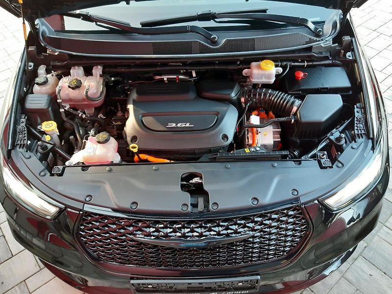 Chrysler Pacifica (2019) 3,6L V6 Hybrid,Plus, DVD,tažné - fotka 32 z 38