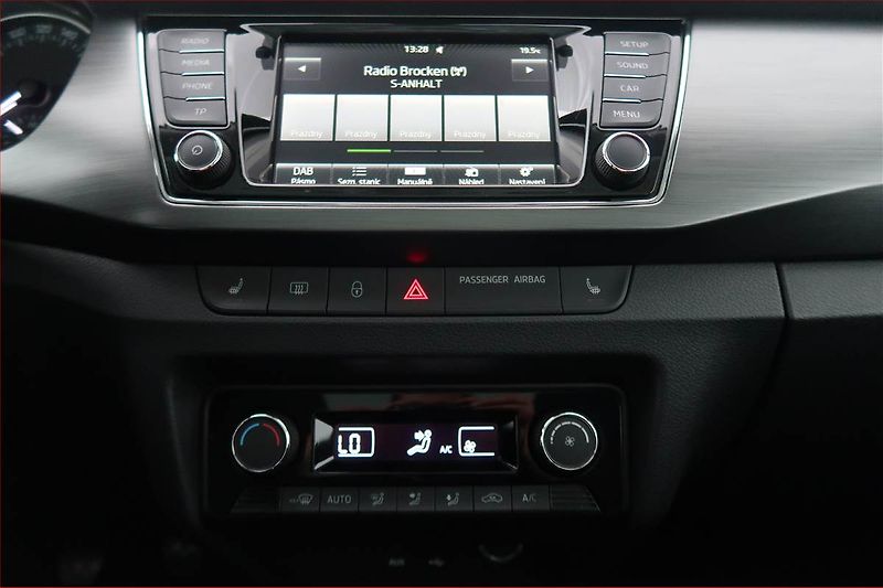 Škoda Fabia (2014) Style 1.2 TSI, Serv.kniha - fotka 12 z 18