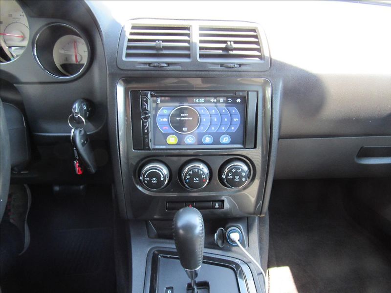 Dodge Challenger 3,6 L VVT 227kW - fotka 14 z 30