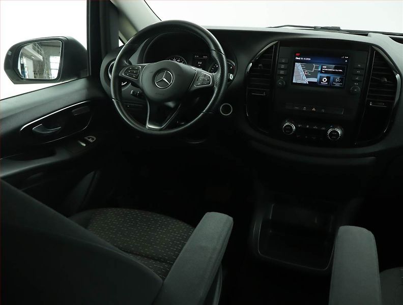 Mercedes-Benz Vito (2022) Select 119 CDI 4x4, Bus, 8Míst - fotka 7 z 19