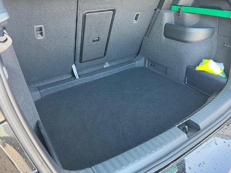 Škoda Karoq Sportline 1.5 TSI 110kw DSG - fotka 25 z 27