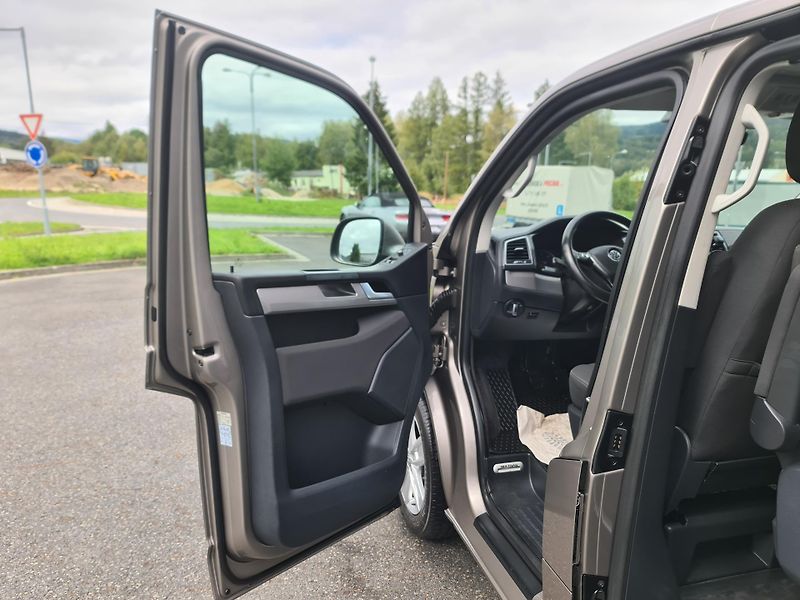 Volkswagen Transporter (2016) MULTIVAN 2.0TDi 110-KW OLOMOUC - fotka 45 z 103