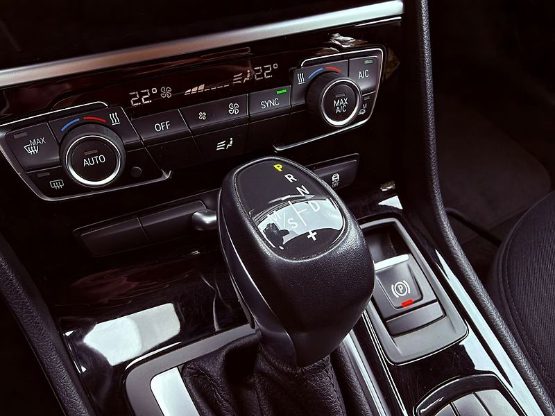 BMW Řada 2 218i Aut. Active Tourer, ČR - fotka 23 z 29
