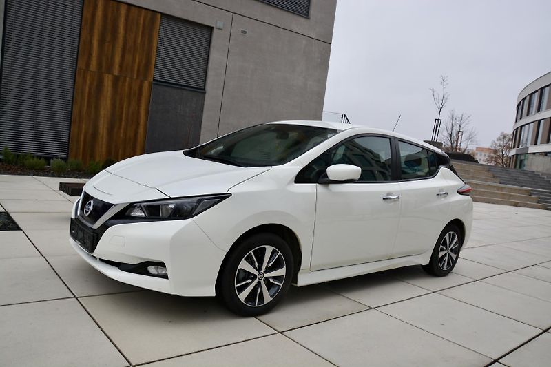 Nissan Leaf (2020) Acenta 110KW 1 MAJITEL KAMERA  - fotka 10 z 40
