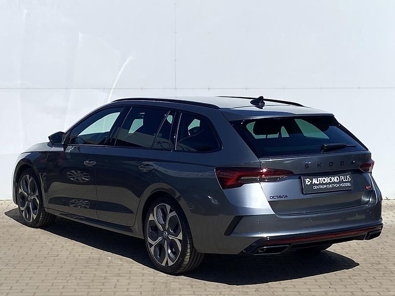 Škoda Octavia 2.0 TSI DSG / 195 kW RS - fotka 7 z 26