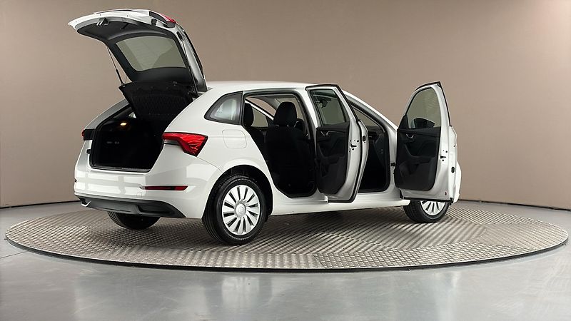 Škoda Scala 1.0 TSI Ambition - fotka 6 z 23