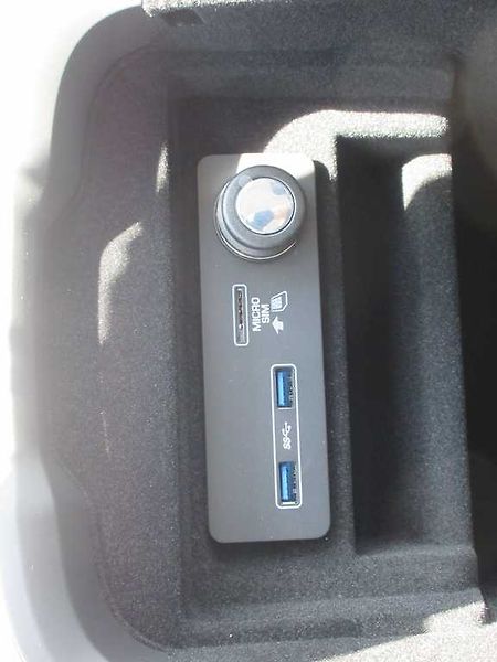 Land Rover Range Rover Sport 3,0 SDV6 HSE D250 4x4 aut. - fotka 36 z 46