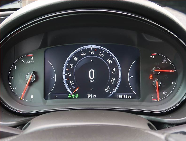 Opel Insignia (2015) 2.0 BiTurbo CDTI, Automat - fotka 11 z 23
