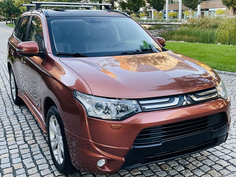 Mitsubishi Outlander 2.2D 4x4 7MÍST KAMERA SERVISKA - fotka 8 z 47