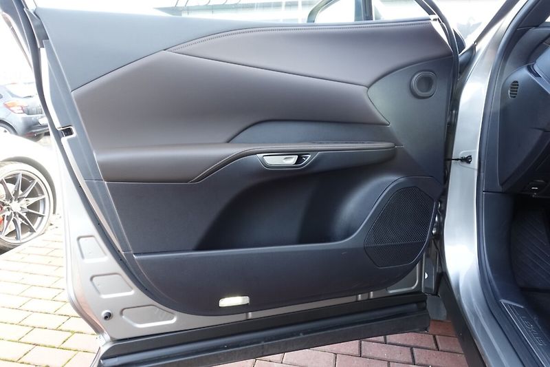 Lexus RX 350h Executive - fotka 10 z 36