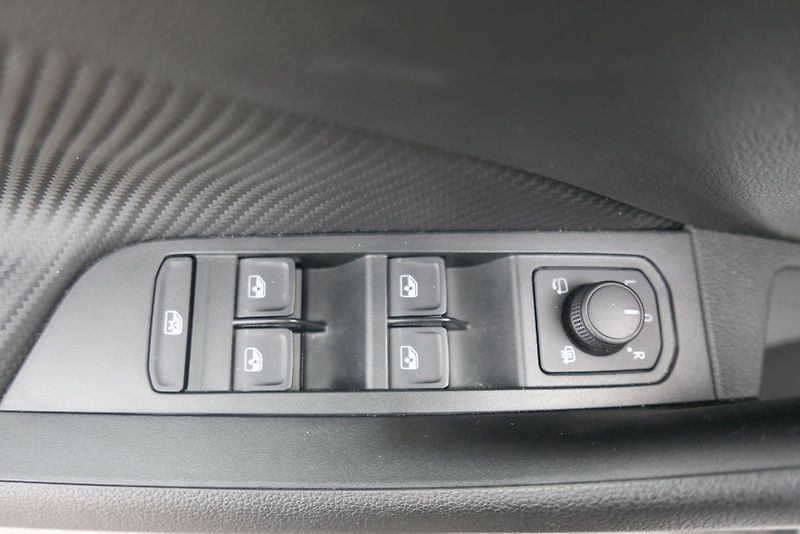 Škoda Scala (2025) 1.5 TSI 110 kW M6° Monte Carlo - fotka 15 z 32