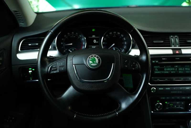 Škoda Superb - fotka 18 z 24