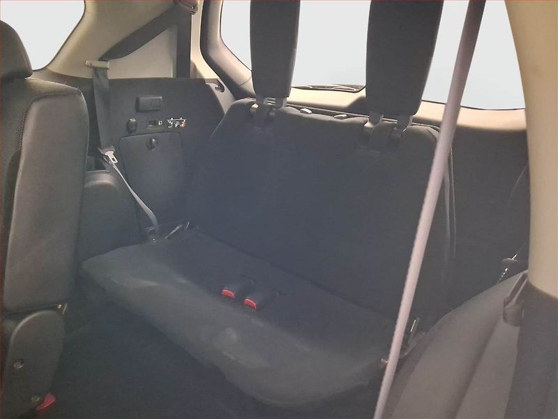 Mitsubishi Outlander (2013) 2.2 DI-D, 4X4, 7 míst - fotka 21 z 21