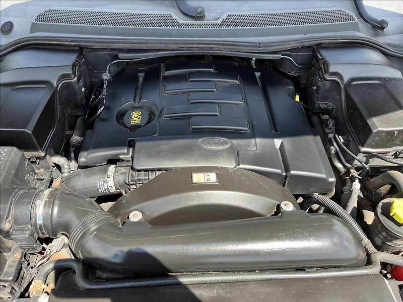 Land Rover Discovery 2,7 TDV6 4X4 AUT NA OPRAVU!! - fotka 21 z 30