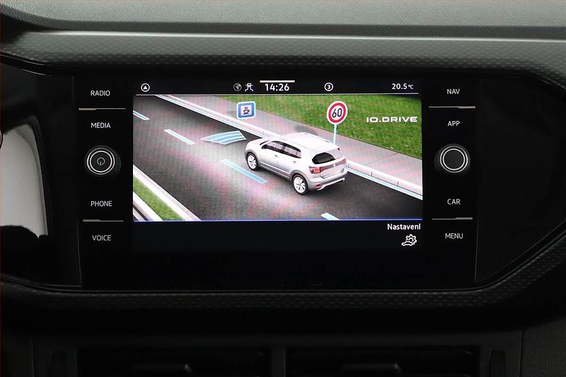 Volkswagen T-Cross (2023) Life 1.0 TSI, Navi - fotka 16 z 18