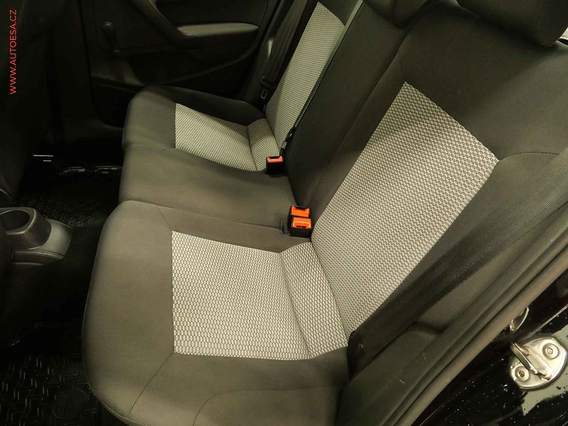Volkswagen Polo (2010) 1.2i, AC, temp - fotka 10 z 17