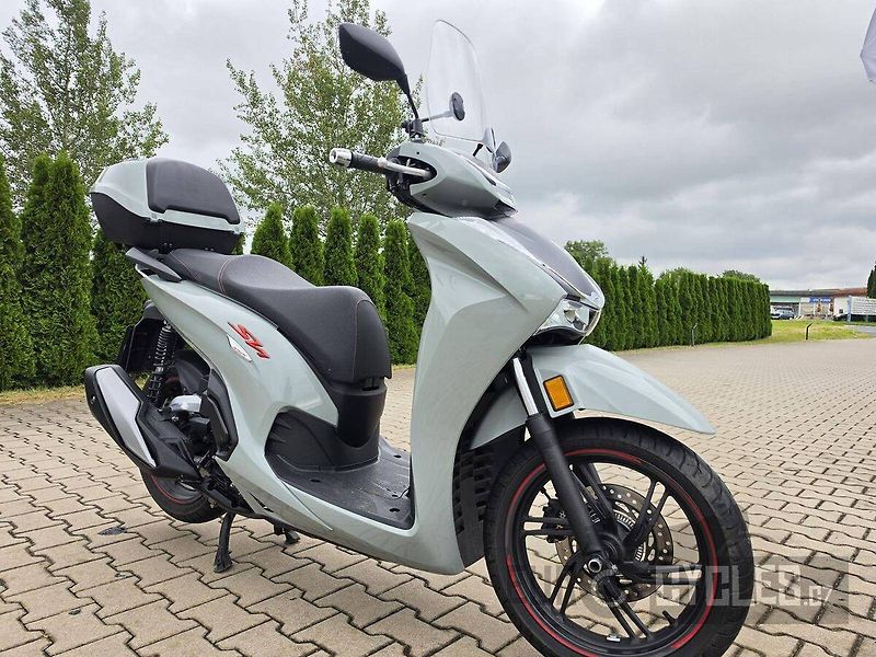 Honda SH 350 i (2022) - fotka 2 z 18