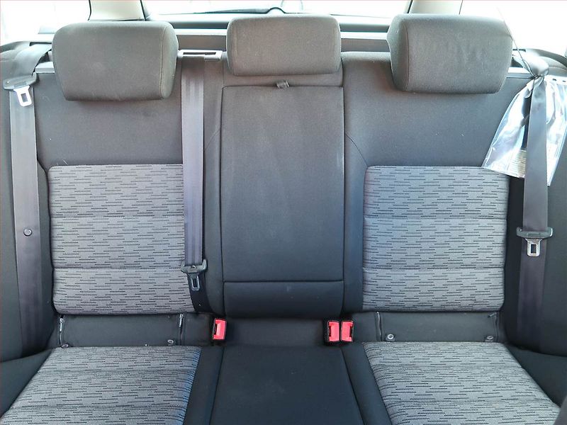 Škoda Octavia (2011) 1.6 TDI, Navi, Tempomat - fotka 10 z 17