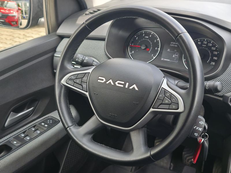 Dacia Jogger 2024 ČR TCe 110 REZERVACE - fotka 8 z 28