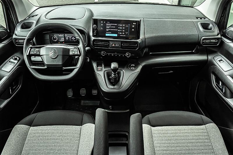Citroën Berlingo (2026) 1,5 PLUS Diesel 100k Manual - fotka 15 z 16