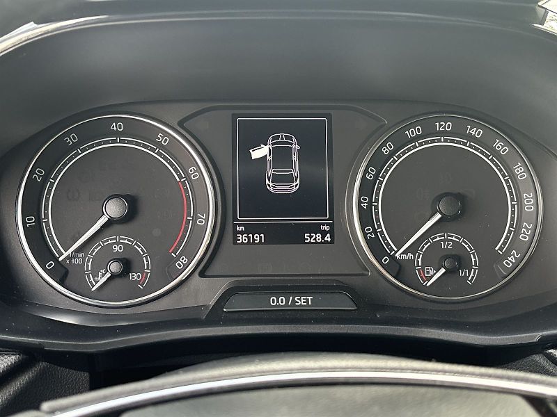 Škoda Fabia (2023) 1.0 TSI Ambition + - fotka 6 z 27