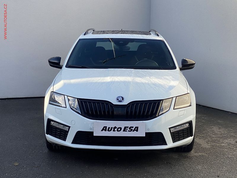 Škoda Octavia (2017) 2.0TDi, RS, LED, panor - fotka 2 z 19