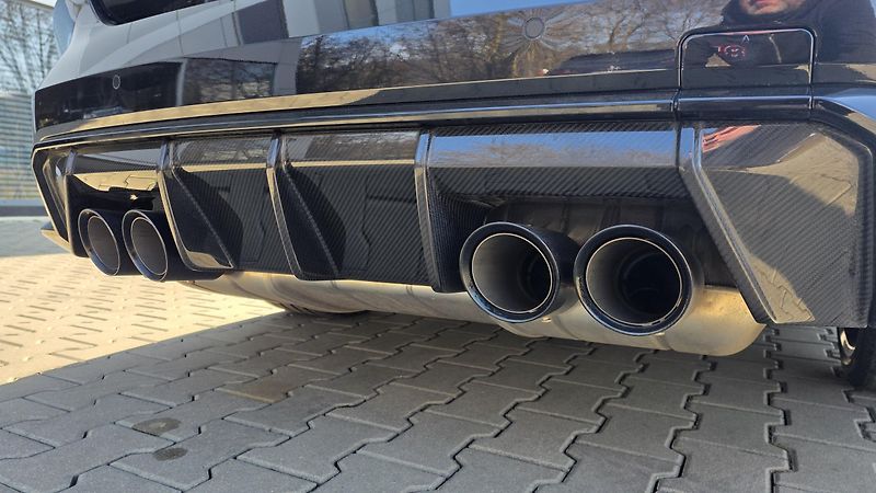 BMW M4 (2023) Compe Xd CARBON ZÁRUKA/SERVIS - fotka 15 z 16