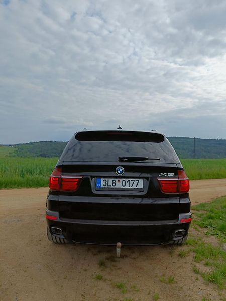 BMW X5 (2010) M-packet - fotka 4 z 28