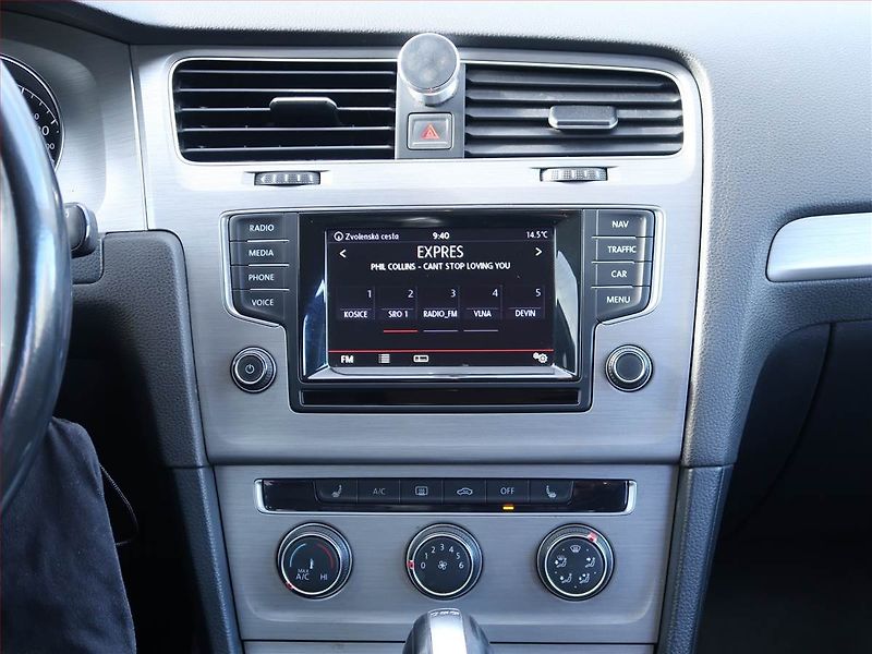 Volkswagen Golf (2014) 1.6 TDI, Automat, Serv.kniha - fotka 12 z 19
