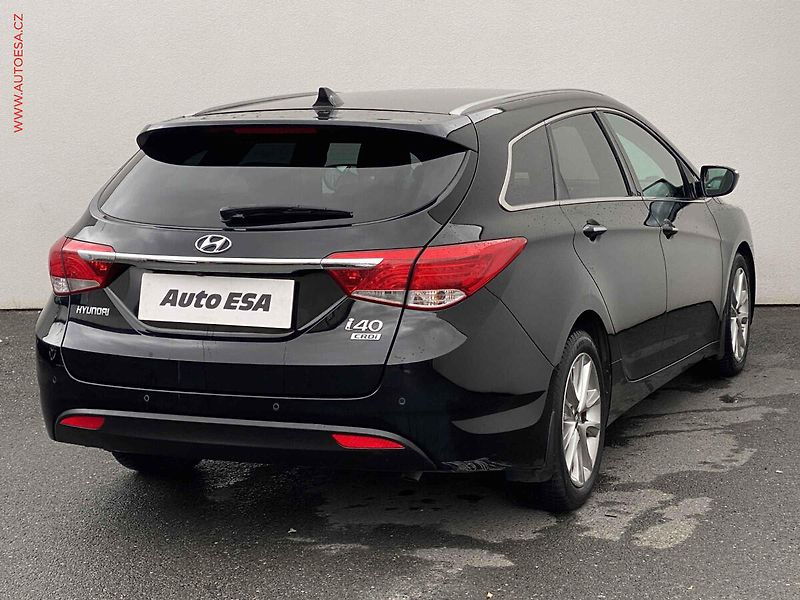 Hyundai i40 (2015) 1.7 CRDi, ČR, AT, LED, navi - fotka 4 z 18
