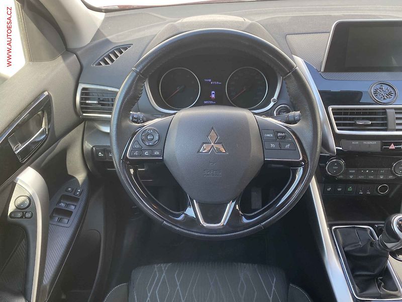 Mitsubishi Eclipse Cross (2019) 1.5 T-MIVEC, LED, TZ, +ALU - fotka 11 z 19