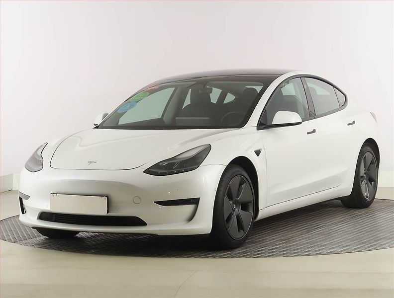 Tesla Model 3 (2021) Long Range 4WD 79kWh, SoH 81% - fotka 2 z 33
