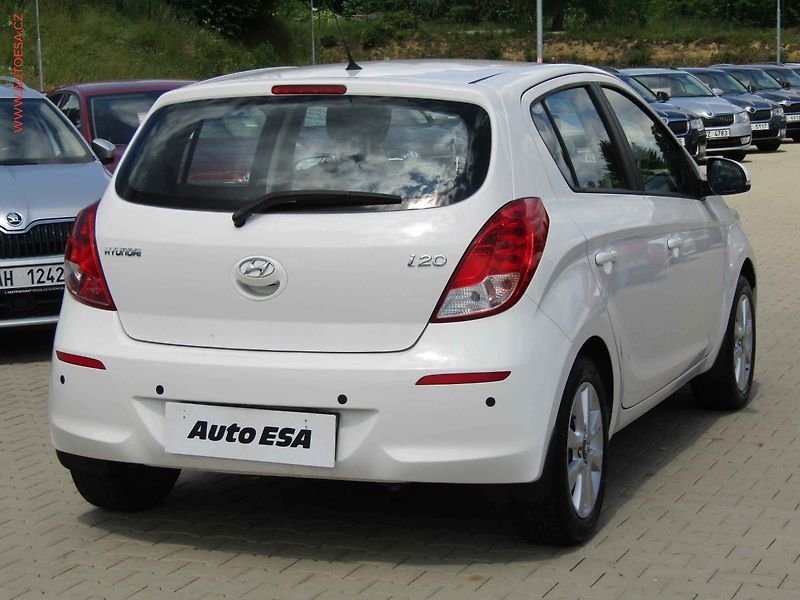 Hyundai i20 (2013) 1.2i, ČR, servis.kniha, AC - fotka 4 z 19