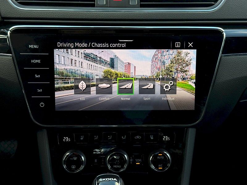 Škoda Superb (2022) 2.0 TSI 206 kW DSG 4x4 L&K - fotka 20 z 29