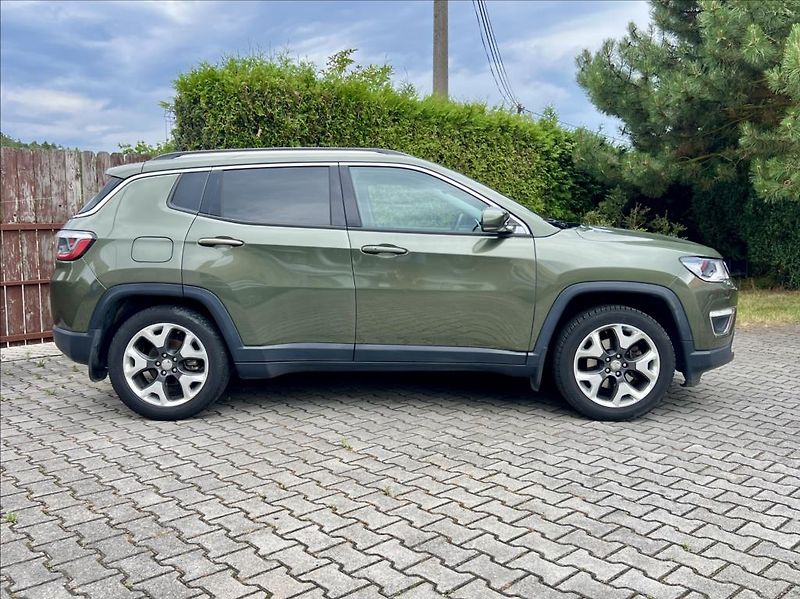 Jeep Compass 1,4 m-Air LIMITED my19 - fotka 7 z 45