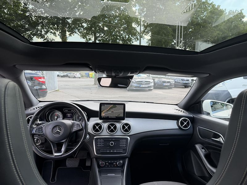 Mercedes-Benz CLA (2015) - fotka 14 z 31