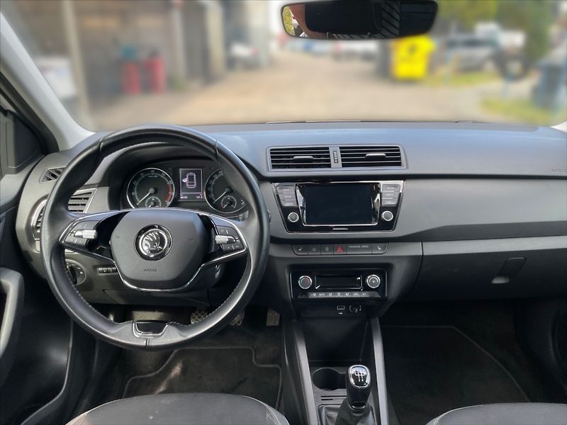 Škoda Fabia 1,0 TSI 70 Ambition - fotka 9 z 11