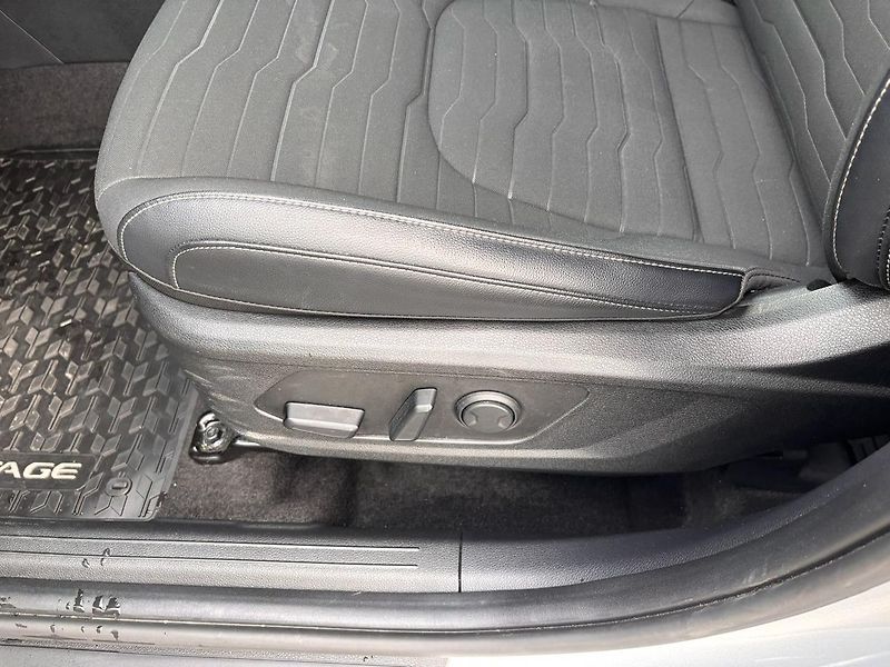 Kia Sportage 1.6 T-GDi MHEV DCT AWD TOP Evo - fotka 14 z 30