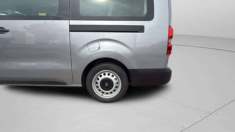 Opel Vivaro (2026) L2 (L) Combi 2.2 CDTi 180k AT8 - fotka 23 z 25