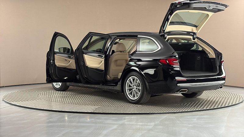 BMW Řada 5 518d AUT Touring - fotka 7 z 29