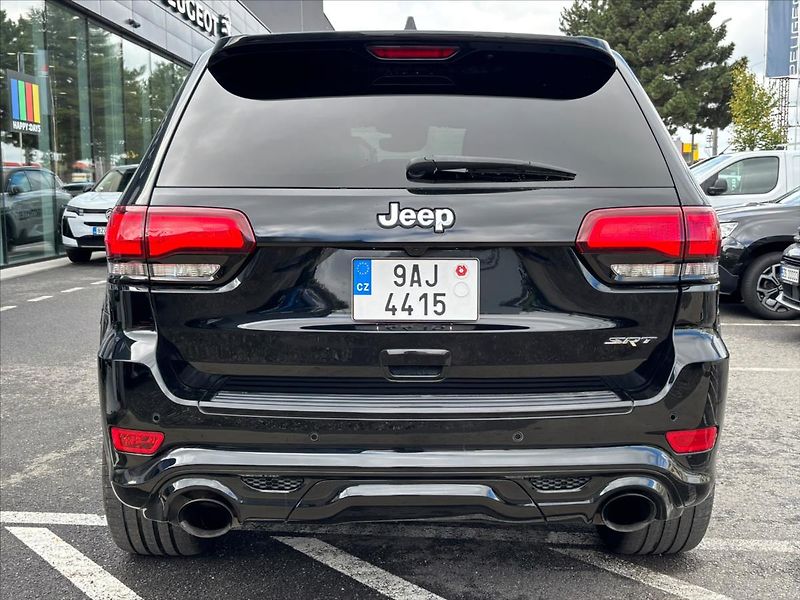 Jeep Grand Cherokee 6,4 SRT  6,4 V8 Hemi - fotka 5 z 30
