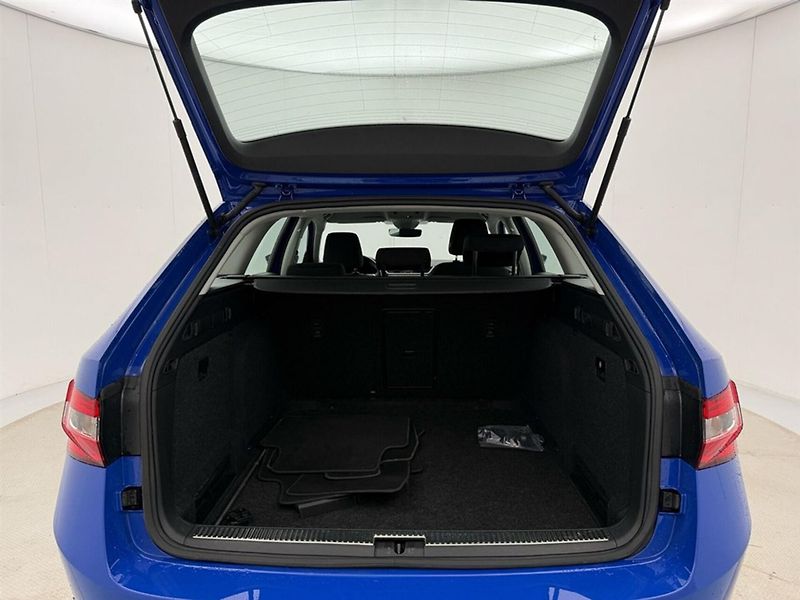 Škoda Superb 1.5TSI DSG Style ACC Carplay - fotka 21 z 21