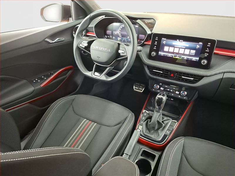 Škoda Fabia (2025) 1.0 TSI, MONTE CARLO, AUTOMAT - fotka 7 z 23